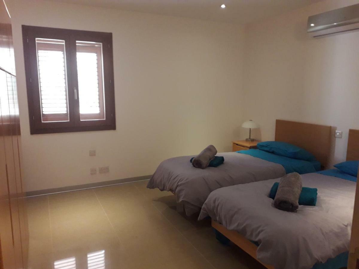 No: 11A4S, Fort Chambray. Apartment Mgarr Bagian luar foto