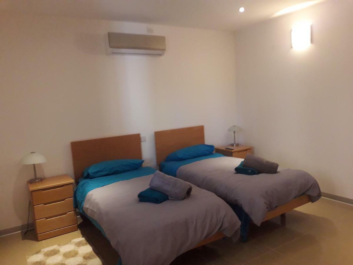 No: 11A4S, Fort Chambray. Apartment Mgarr Bagian luar foto